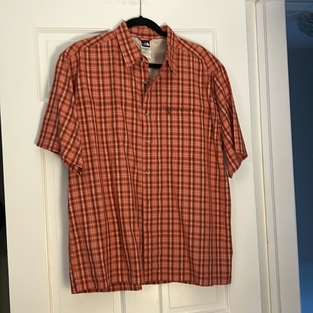 ❌SOLD❌The North Face Men’s Plaid Button Down Short Sleeve Shirt Red Size Large